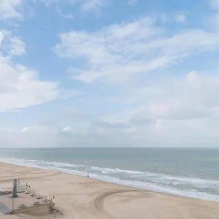 On Zeedijk With Stunning Sea Views 아파트 *